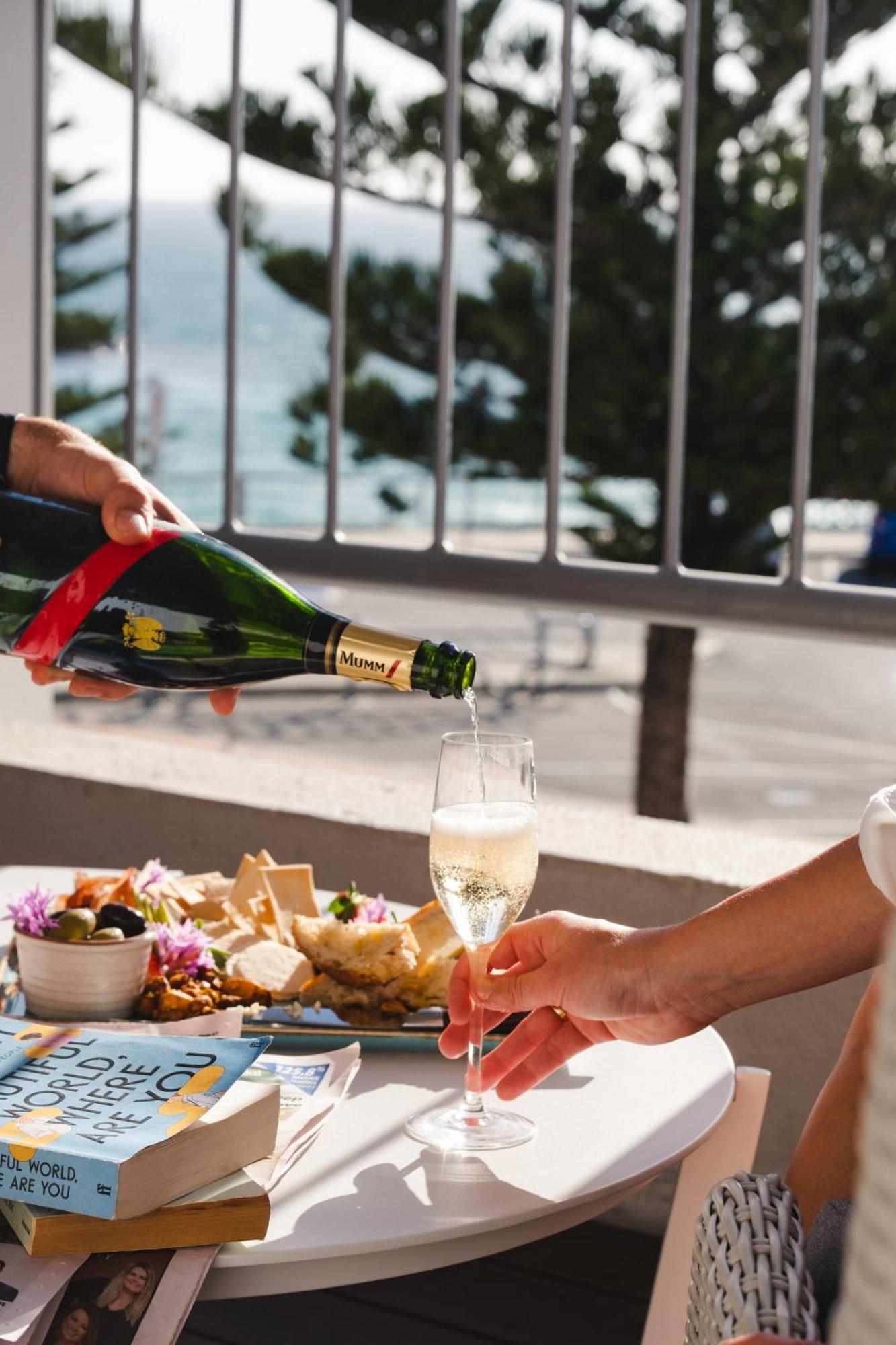 Cottesloe Beach Hotel Perth Eksteriør billede