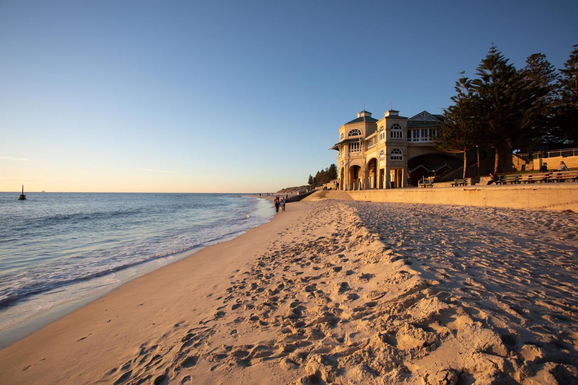 Cottesloe Beach Hotel Perth Eksteriør billede