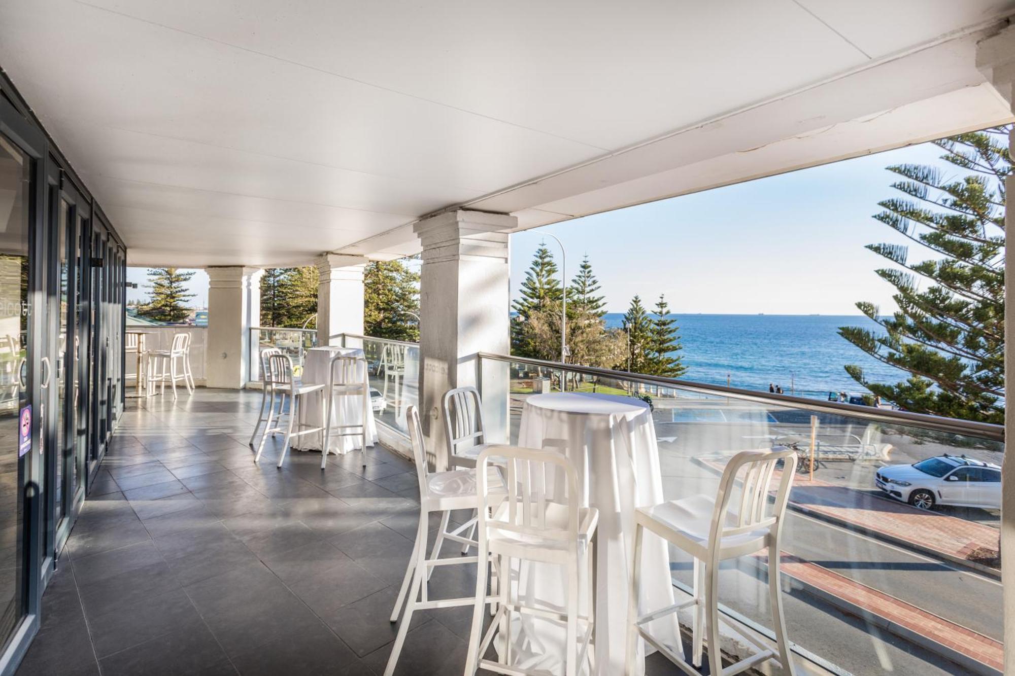 Cottesloe Beach Hotel Perth Eksteriør billede