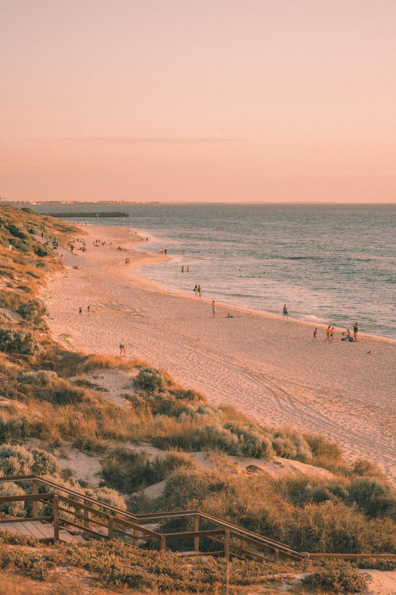 Cottesloe Beach Hotel Perth Eksteriør billede